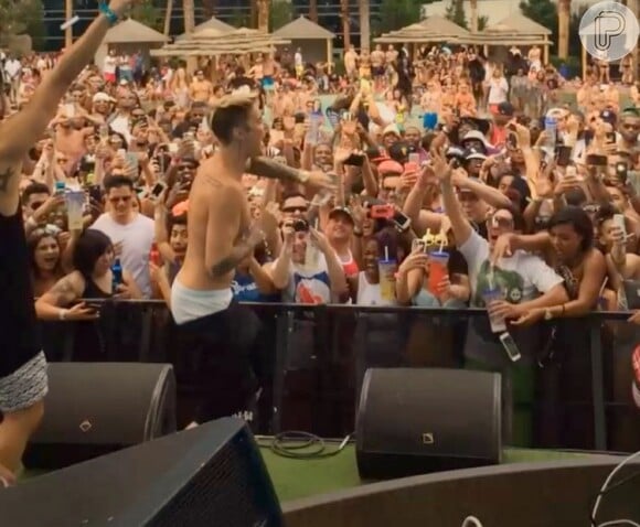 Justin Bieber canta e dança na festa Rehab nos Estados Unidos