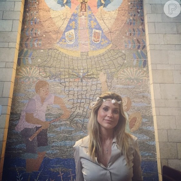 Flávia Alessandra vai à Basílica da Anunciação, em Nazaré