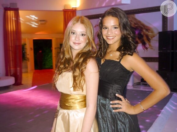 Meses depois, Marina completou 15 anos e contou com Bruna Marquezine em sua festa de debutante