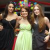 Bruna Marquezine e Marina Ruy Barbosa com 15 anos na festa de uma amiga em comum