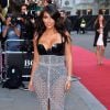 Kim Kardashian veste manequim 38 sob medida, segundo a C&A