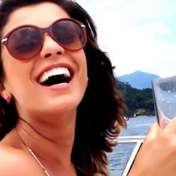 Babi Rossi publica foto se divertindo em um barco