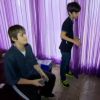 Os filhos, Zion e Lucas, se divertiram jogando videogame em uma das áreas da casa