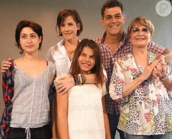 Glória Menezes também atuou na série 'Louco por Elas' ao lado de Eduardo Moscovis, Deborah Secco e Luísa Arraes