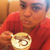 Preta Gil foi criticada por beber café com ouro durante lua de mel nos Emirados Árabes