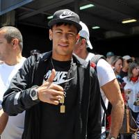 Veja fotos do primeiro dia de Neymar no Barcelona ao lado de Bruna Marquezine