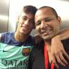 Neymar posa com o pai na 'Ciudad Deportiva'