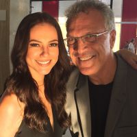 Após casamento, Pedro Bial grava comercial de carro com a atriz Paolla Oliveira