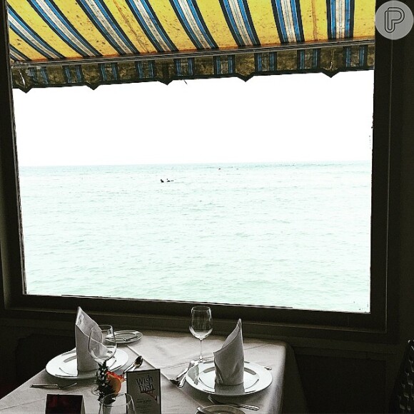 'Já em Lima. Já comendo. Já no ceviche Peruano', escreveu Gagliasso na legenda da foto tirada no restaurante La Rosa Nautica