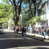 Sophia Abrahão falou com vários fãs que a aguardavam na rua Oscar Freire, em São Paulo