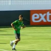 De volta ao Brasil, Neymar corre apenas dez minutos em torno do gramado