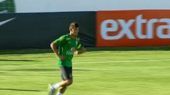 De volta ao Brasil, Neymar corre apenas dez minutos em torno do gramado