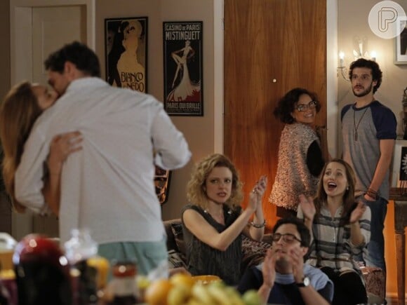 Pedro (Jayme Matarazzo) vê Júlia (Isabelle Drummond) e Felipe (Michel Noher) se beijando, na novela 'Sete Vidas'