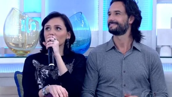 Monica Iozzi invade 'Encontro' para tietar Rodrigo Santoro: 'Amo muito você'