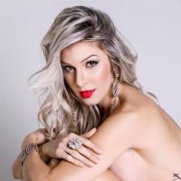 Ex-BBB Tatiele Polyana faz topless em ensaio e critica sexo no reality show