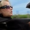 Xuxa Meneghel dirige Lamborghini conversível para anunciar seu programa na TV Record