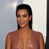 Kim Kardashian ainda não está com barriguinha de grávida, mas assumiu que tem sentido muitos enjoos