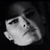 Isabeli Fontana é a musa inspiradora de 'Meu Bem', novo clipe do NX Zero, grupo do qual seu noivo, Di Ferrero, é vocalista. No vídeo, a modelo sensualiza dançando com um maiô decotado
