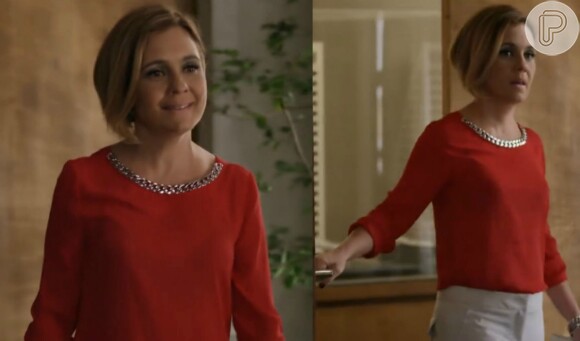 Inês (Adriana Esteves) passou a investir em cores fortes nos seus looks. A camisa vermelha, com a corrente que substitui o colar, é da Ellus