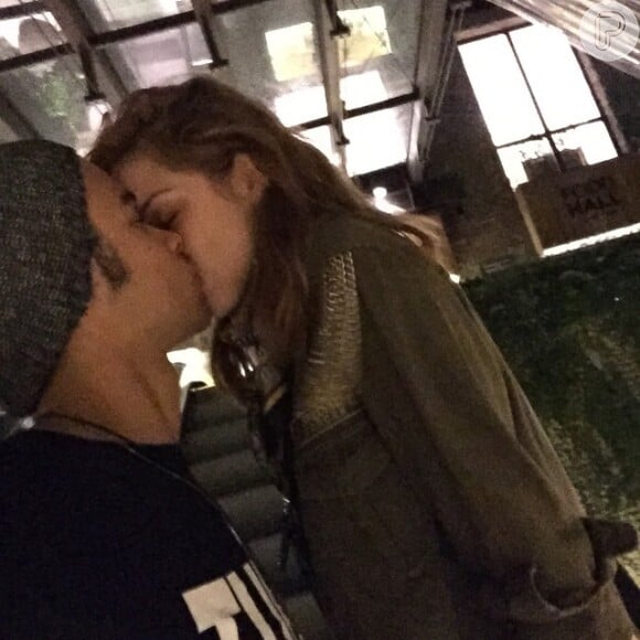 Sergio Malheiros fez uma declaração apaixonada à namorada, Sophia Abrahão, na legenda de uma foto na qual eles aparecem se beijando