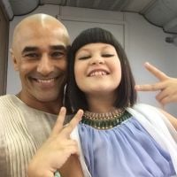 'Os Dez Mandamentos': Luciano Szafir posa com a sobrinha de Xuxa, Nikki