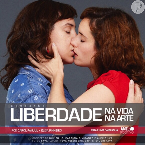 Carol Fanjul, namorada de Miguel Thiré, beija Elisa Pinheiro, na campanha Liberdade na vida na arte