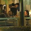 Thiaguinho e Fernanda Souza trocam beijos após jantar em restaurante no Rio, nesta sexta-feira, 12 de junho de 2015