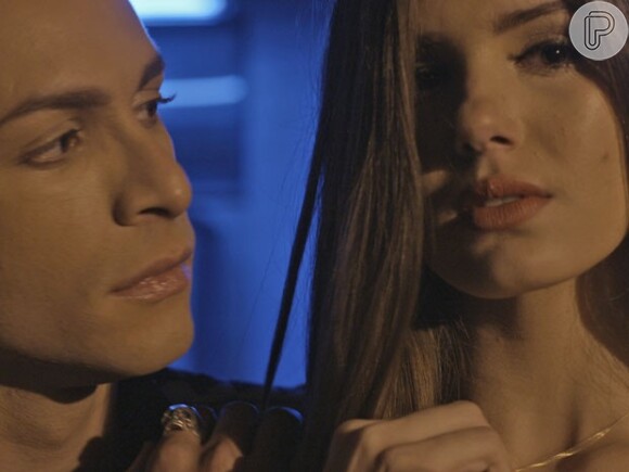 Angel (Camila Queiroz) se sente insegura antes do 1º programa: 'Medo'