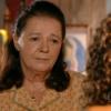 Olívia (Bete Mendes) tenta consolar a filha e aconselha Taís (Débora Nascimento) a ser sincera com o namorado, em 'Flor do Caribe'