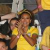 Sheron Menezzes vibra com o jogo da seleção brasileira