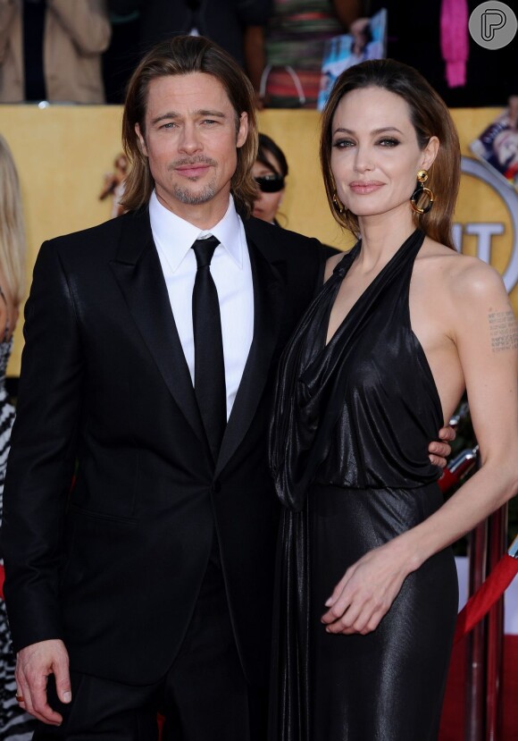 Angelina Jolie e Brad Pitt discordam sobre a lista de convidados do casamento, em 24 de junho de 2013