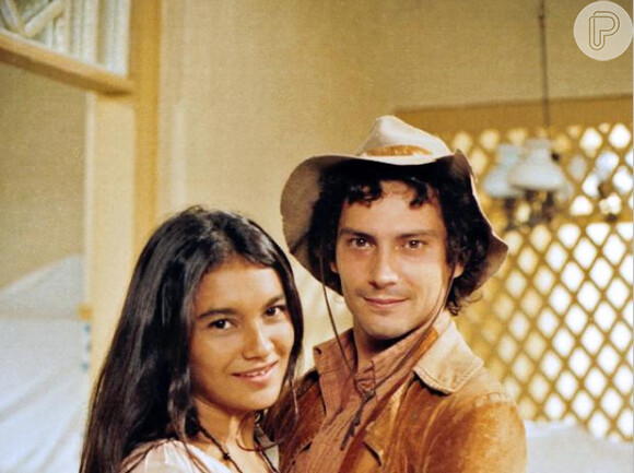 No início de sua carreira na TV, a aniversariante interpretou a Potira no remake de 'Irmãos Coragem' ao lado de Ilya São Paulo, que interpretou o seu par romântico Jerônimo, em 1995