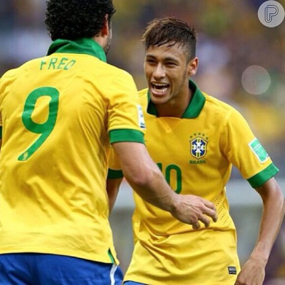 Neymar comemora vitória do Brasil com Fred e posta foto no Instagram
