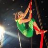 Ticiane Pinheiro se aventura nos elásticos em dia de circo no 'Programa da Tarde', em 01 de julho de 2013