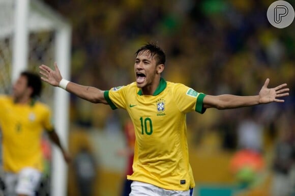 Neymar, além de vencer o Copa das Confederações, conquistou o troféu de terceiro maior artilheiro e de melhor jogador da competição