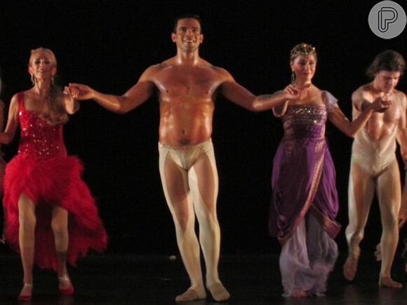 Christiane Torloni interpreta uma deusa no espetáculo 'Teu Corpo é Meu Texto'