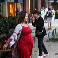 Guilhermina Guinle exibe barriga de sete meses de gravidez
