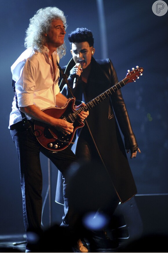 Adam Lambert participou de uma turnê como vocalista do Queen