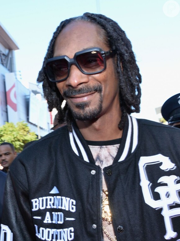 Snoop Dogg morou em casa invadida, vendeu drogas e chegou a ser preso