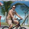 Rainer Cadete caiu da bicicleta e se machucou durante passeio pela praia da Barra da Tijuca, Zona Oeste do Rio de Janeiro, nesta quinta-feira, 10 de setembro de 2015