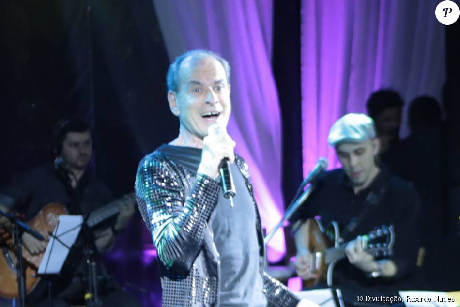 Ney Matogrosso Se Apresentou No Jantar De 25 Anos Da Sociedade Viva Cazuza Nesta Quinta Feira 10 De Setembro De 2015 Purepeople