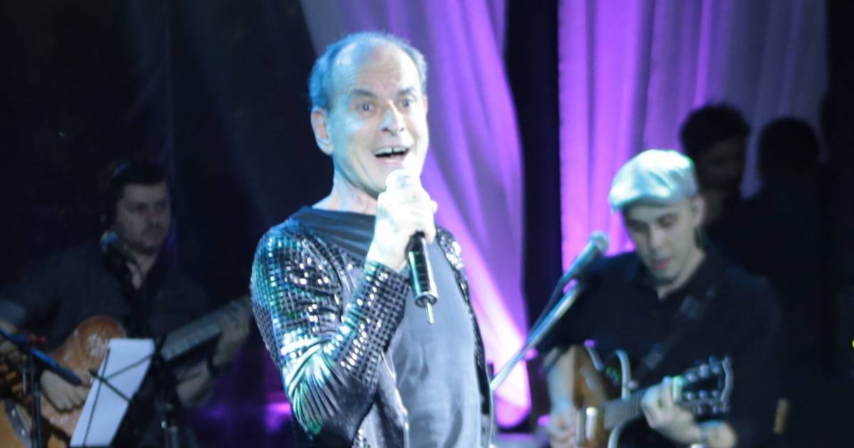 Ney Matogrosso Se Apresentou No Jantar De 25 Anos Da Sociedade Viva Cazuza Nesta Quinta Feira 10 De Setembro De 2015 Purepeople