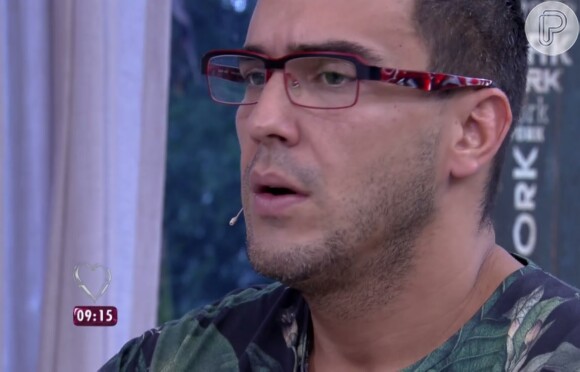 André Marques passou por depilação durante o 'Mais Você' desta sexta-feira, 11 de setembro de 2015: 'Isso é vacilo'
