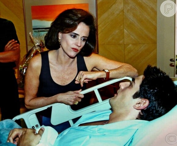 Reynaldo Gianecchini estreou na televisão lado de Marieta Severo em 'Laços de Família', em 2000
