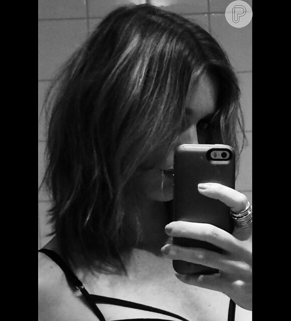 Fernanda Lima mostrou o novo corte em seu Instagram e assumiu: 'Vontade de raspar'