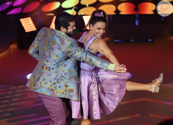 Viviane Araújo disse durante a semana que a 'Dança dos Famosos' não é fácil, apesar de sua experiência como sambista