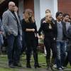 Xuxa, Sasha e Junno Andrade estiveram no cemitério Jardim da Saudade, no Rio de Janeiro, neste domingo, 13 de setembro de 2015 para o velório e enterro de Cirano Rojabaglia, irmão da apresentadora