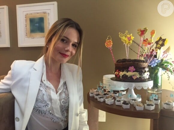 Como parte das comemorações, a atriz reuniu amigas no hotel Sheraton Barra, no Rio de Janeiro, para realizar o chá de lingerie
