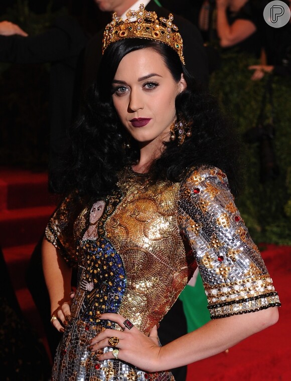 Katy Perry posa no baile de gala do MET, em Nova York
