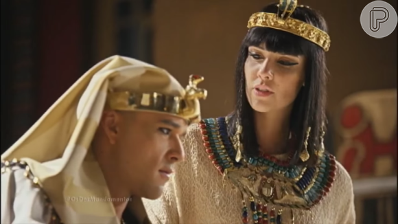 Nefertari aconselhando Ramsés a acabar com os hebreus